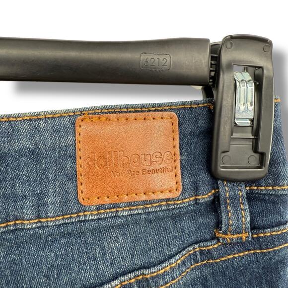 NEW Dollhouse Bermuda Shorts Size 3 / 4 Dark Wash Denim Frayed Jean Shorts NWT - Picture 9 of 9